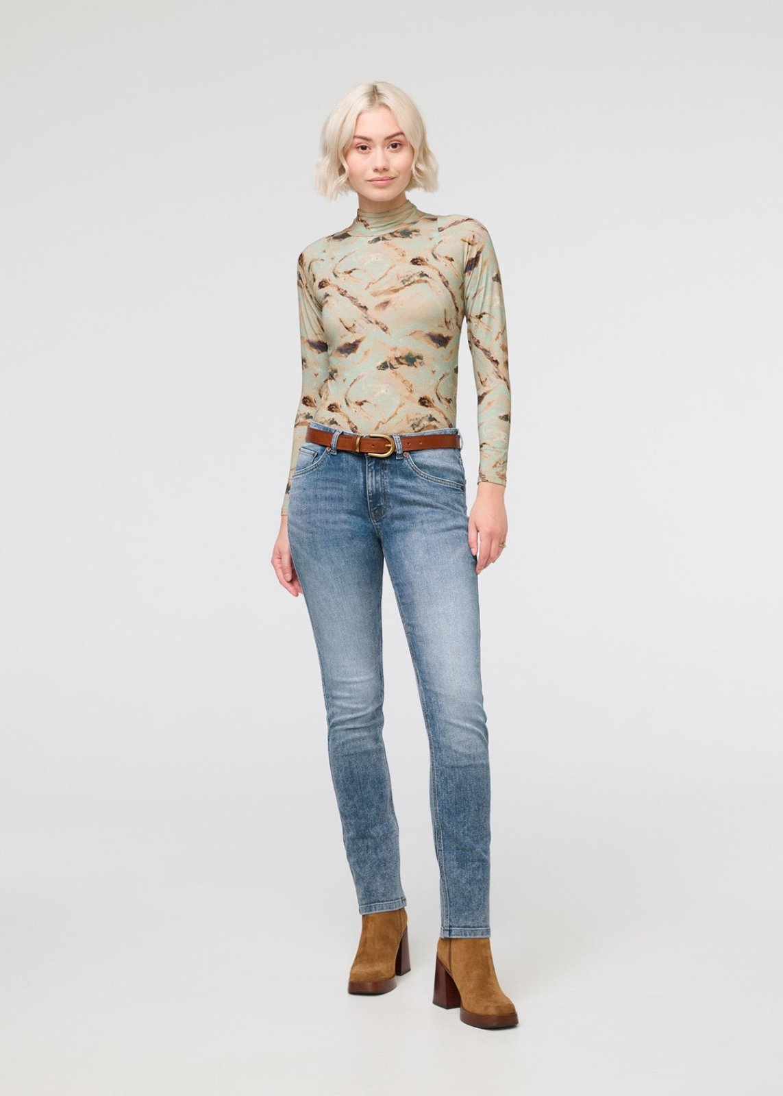 womens light wash slim straight stretch jeans full body