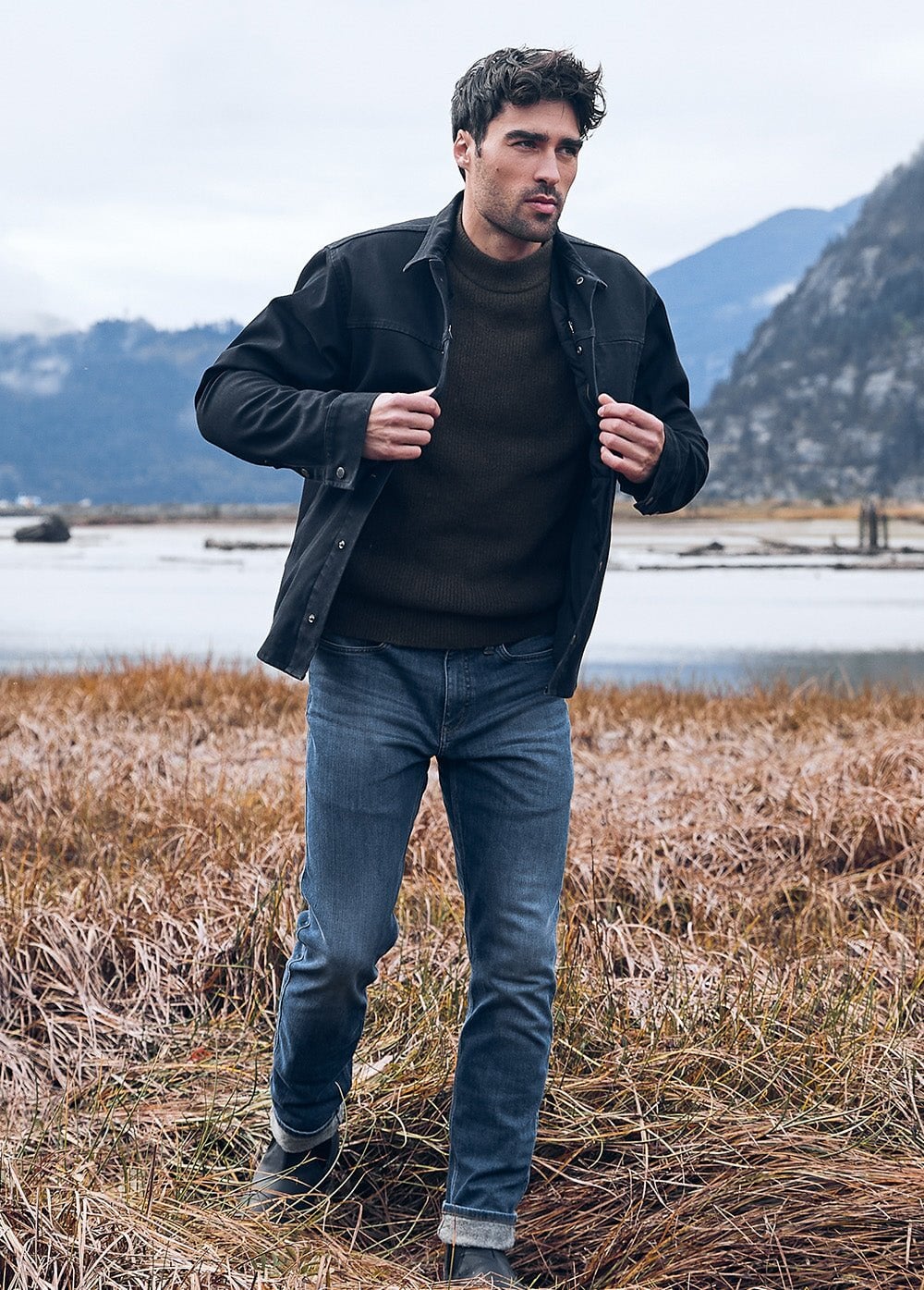 mens dark blue fleece-lined stretch jeans outdoor