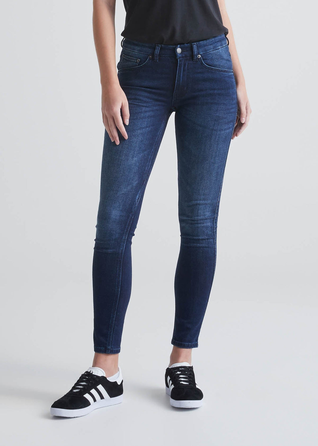 Women's Dark Wash Skinny Fit Stretch Jeans