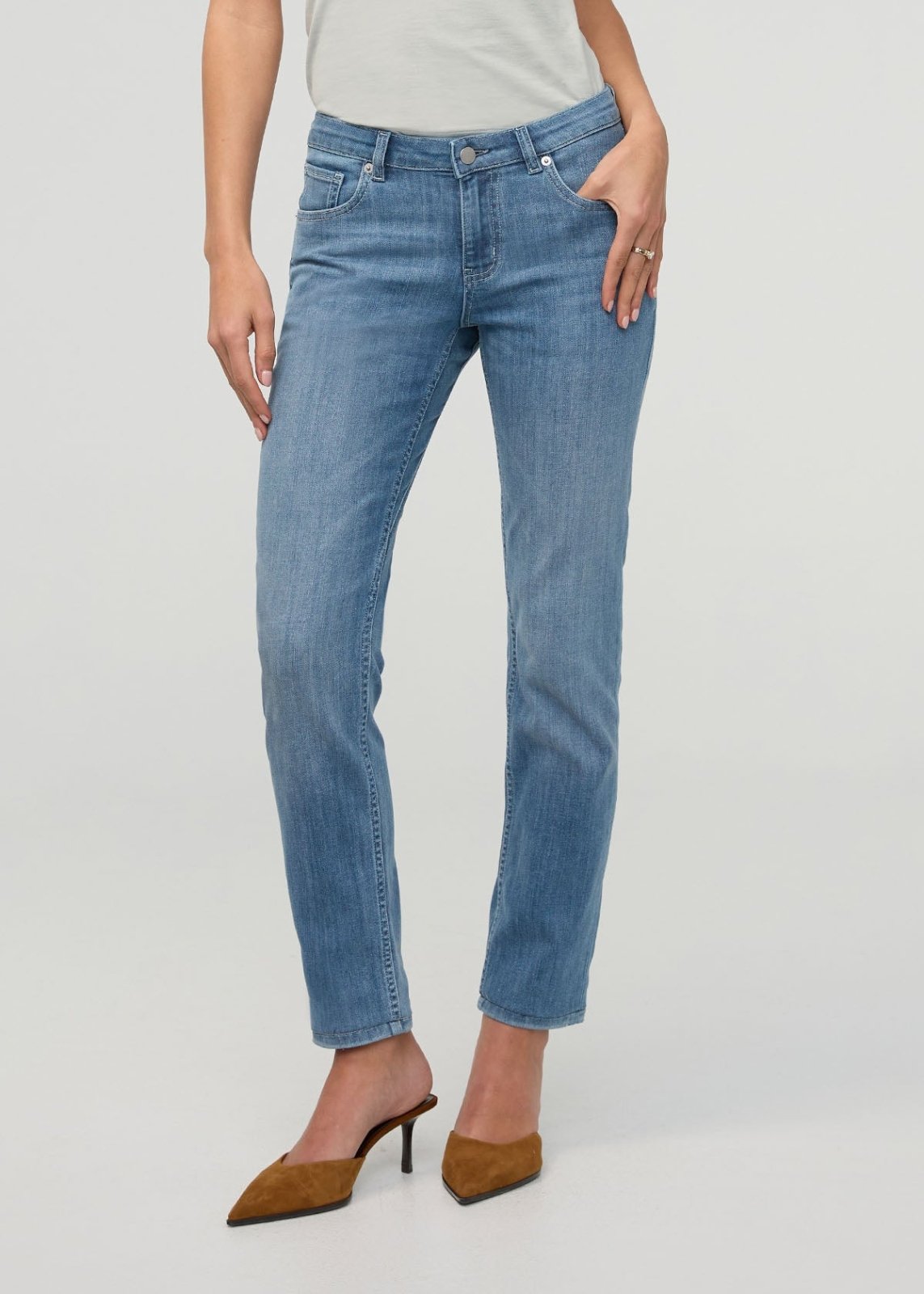 Women's Relaxed Fit Solstice Stretch Jeans Front