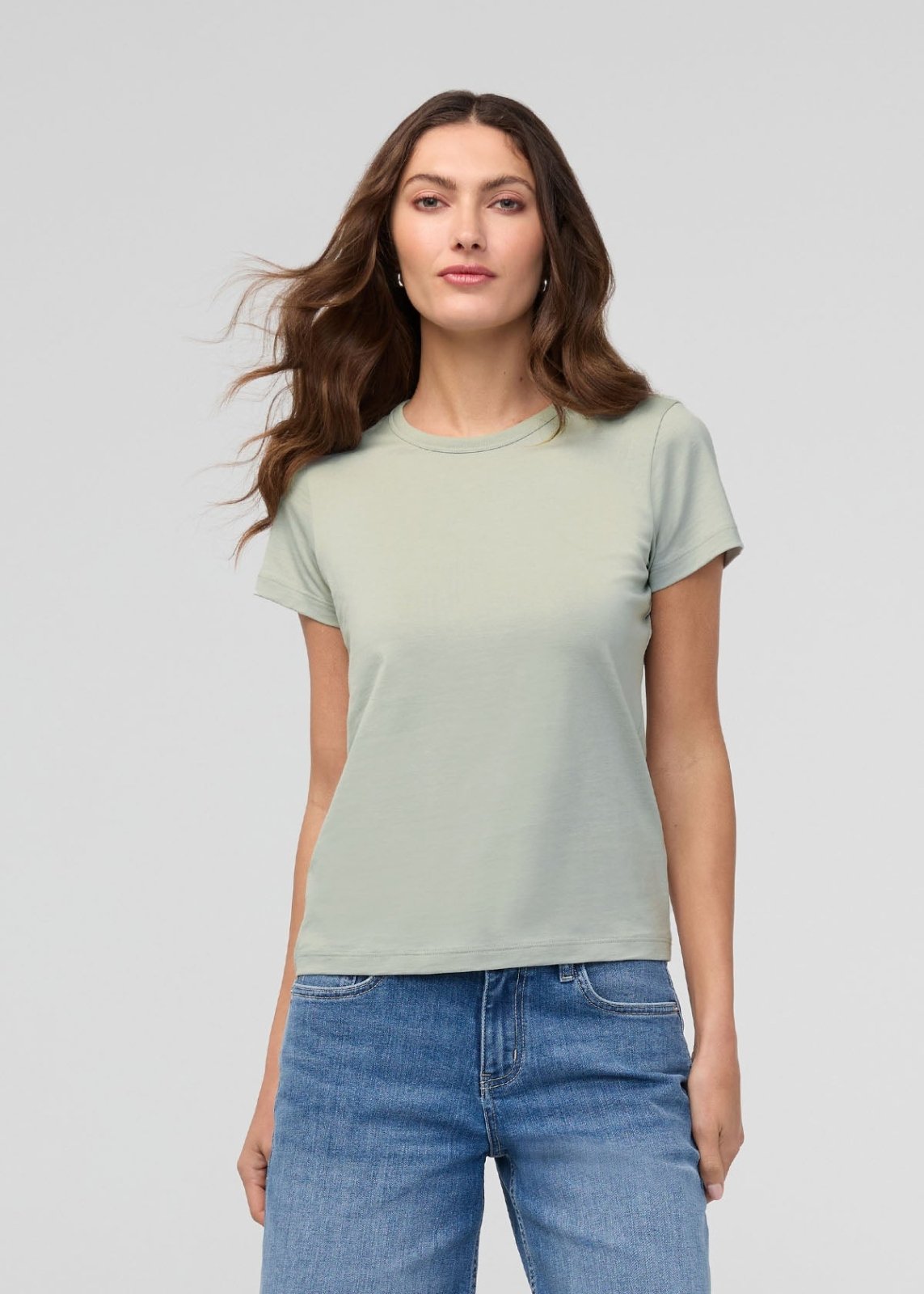womens green 100% pima cotton fitted t-shirt front