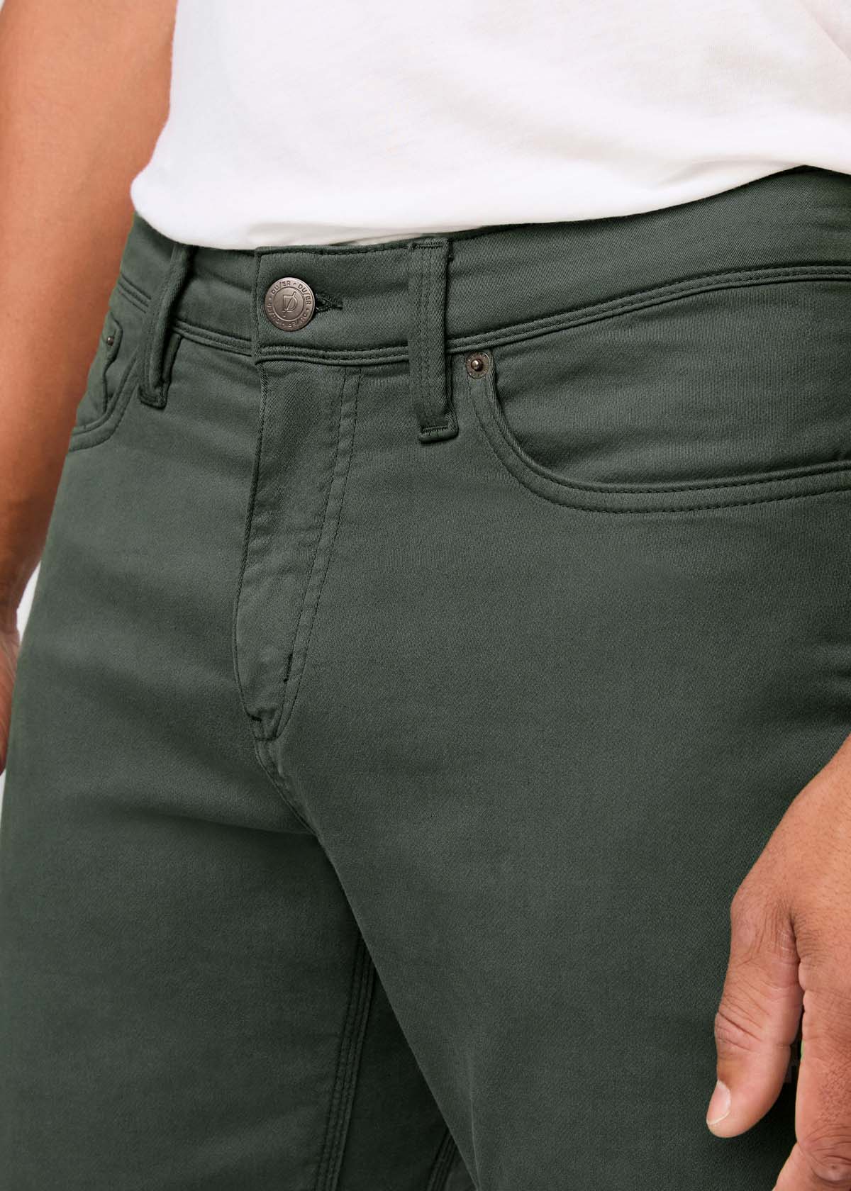 man wearing peat relaxed fit sweatpant front waistband detail