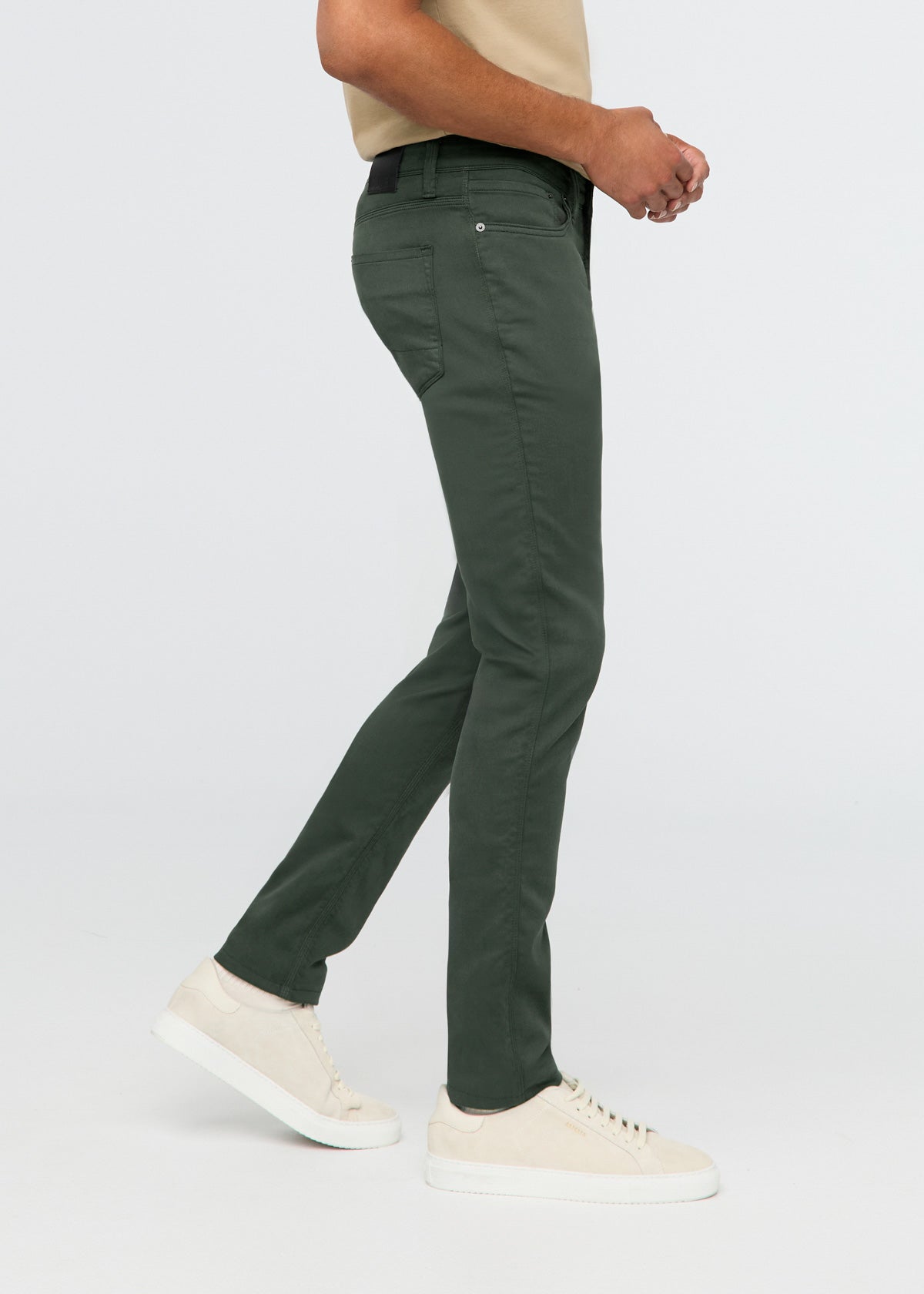 man wearing peat slim fit sweatpant side