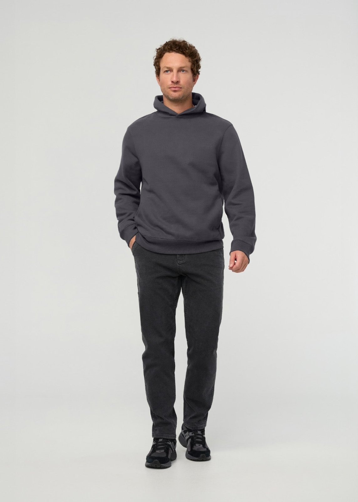 Men's Washed Grey DuraSoft Fleece Motion Hoodie Full Body