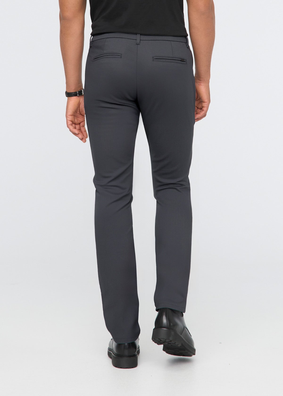 DUER Men's NuStretch Relaxed Taper Trouser - Charcoal DUER Men's NuStretch Relaxed Taper Trouser - Charcoal