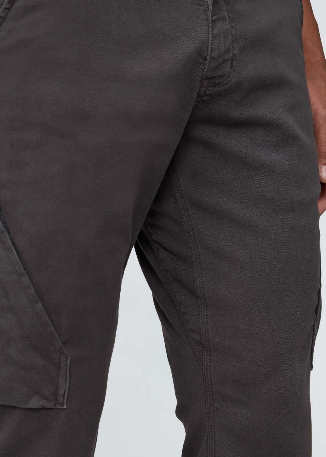 mens relaxed charcoal water resistant cargo pant gusset