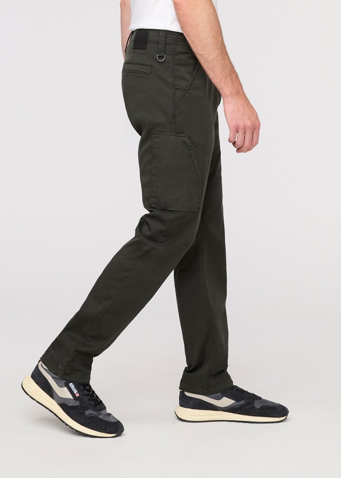 Men's Evergreen Relaxed Water Resistant Cargo Pant Side
