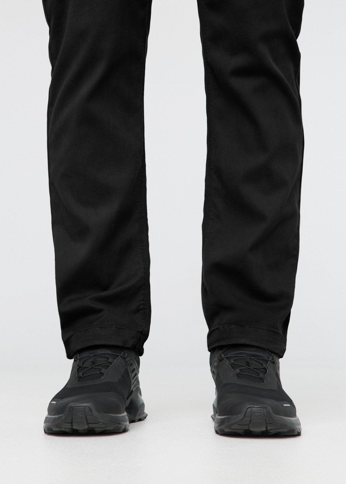 Men's Black Relaxed Water Resistant Cargo Pant Ankle Down
