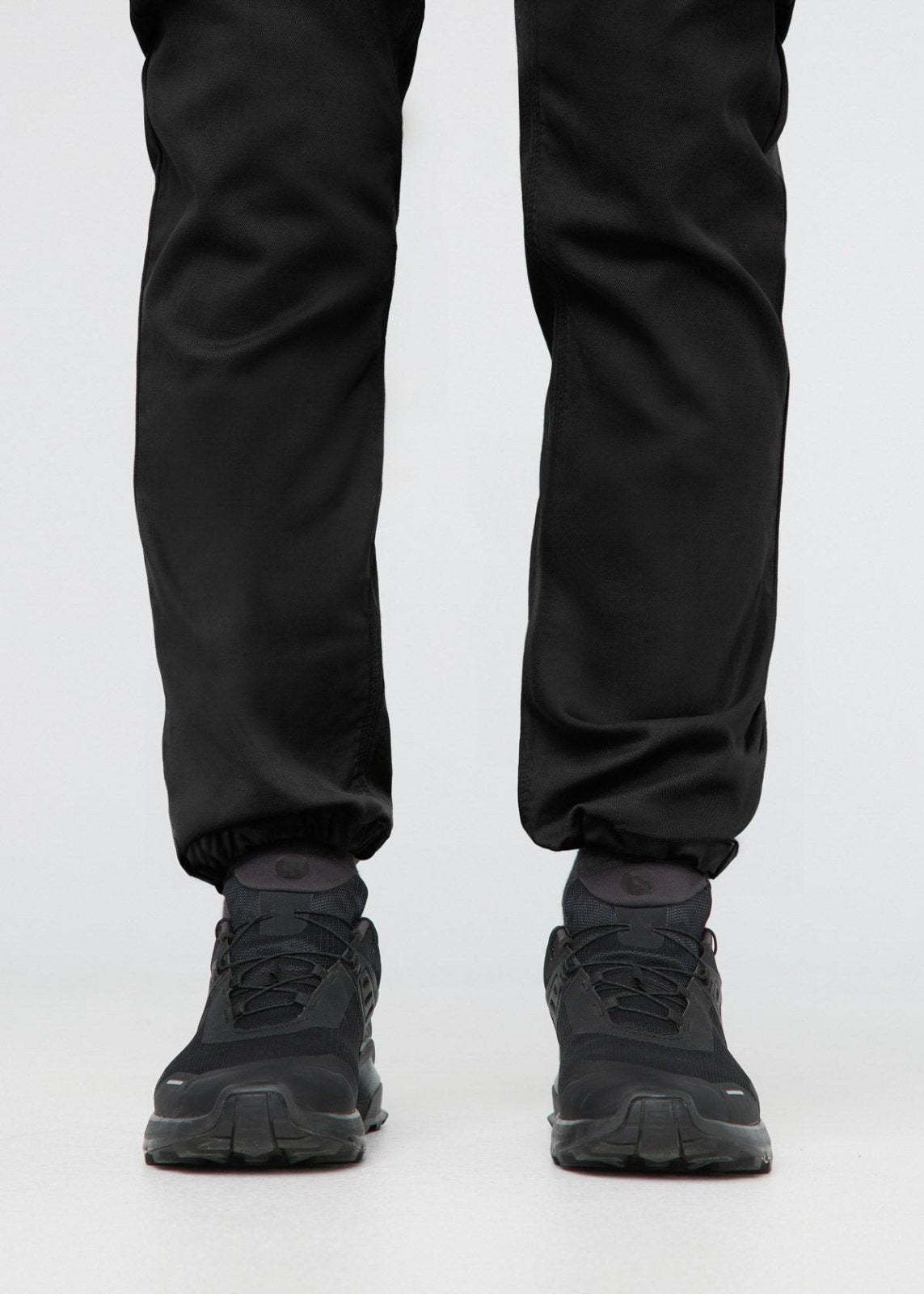 Men's Black Relaxed Water Resistant Cargo Pant Ankle Up