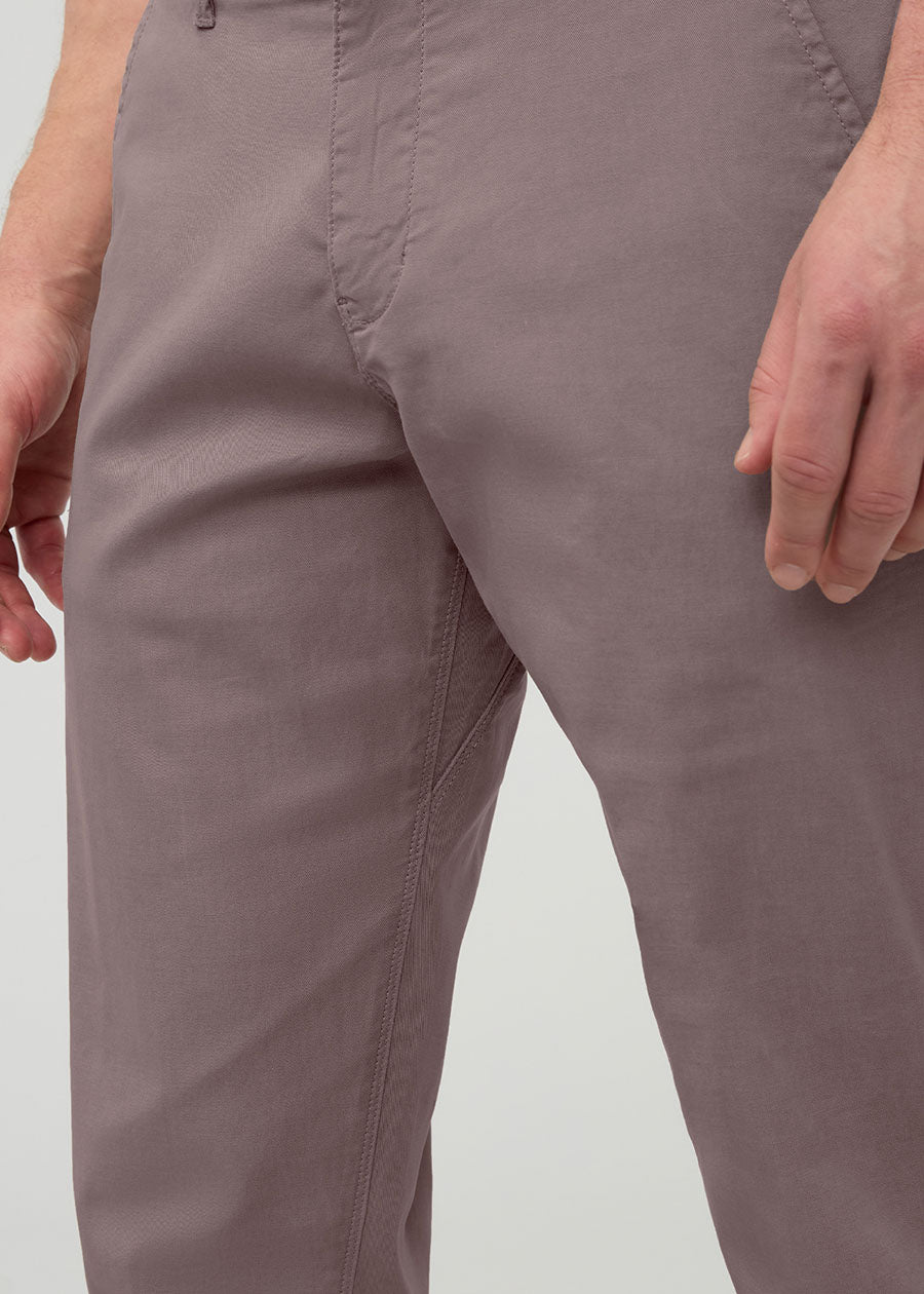 Men's Hazy Mauve Lightweight Relaxed Taper Chino Pant front gusset