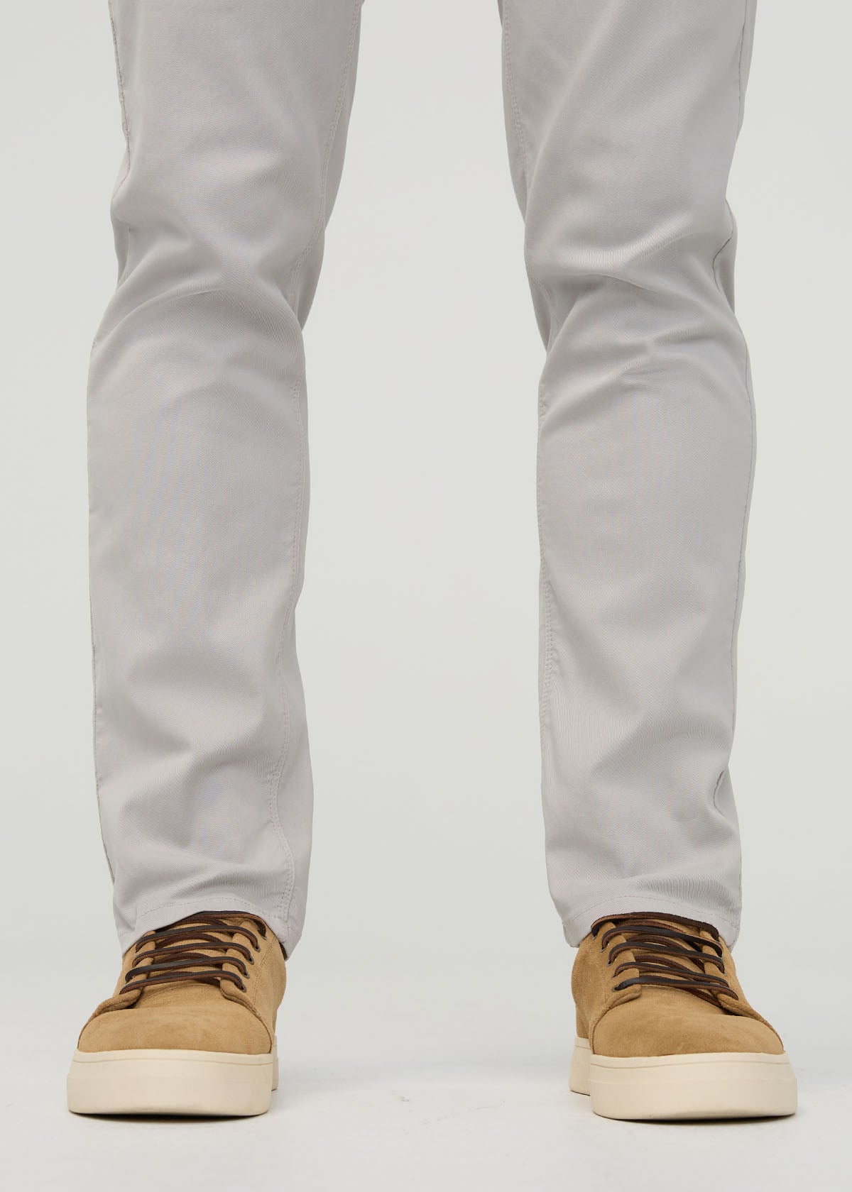 Men's Mist Lightweight Relaxed Taper Chino front ankles
