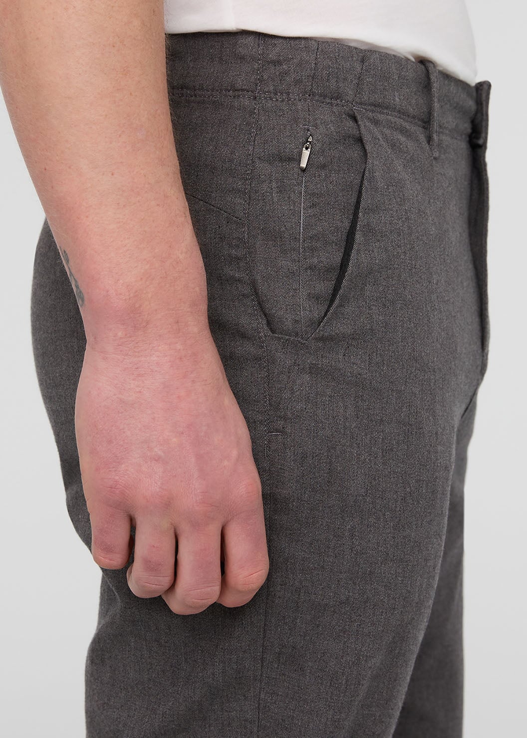 Grey Pleated Vigo Pants in Pure Wool | SUITSUPPLY US