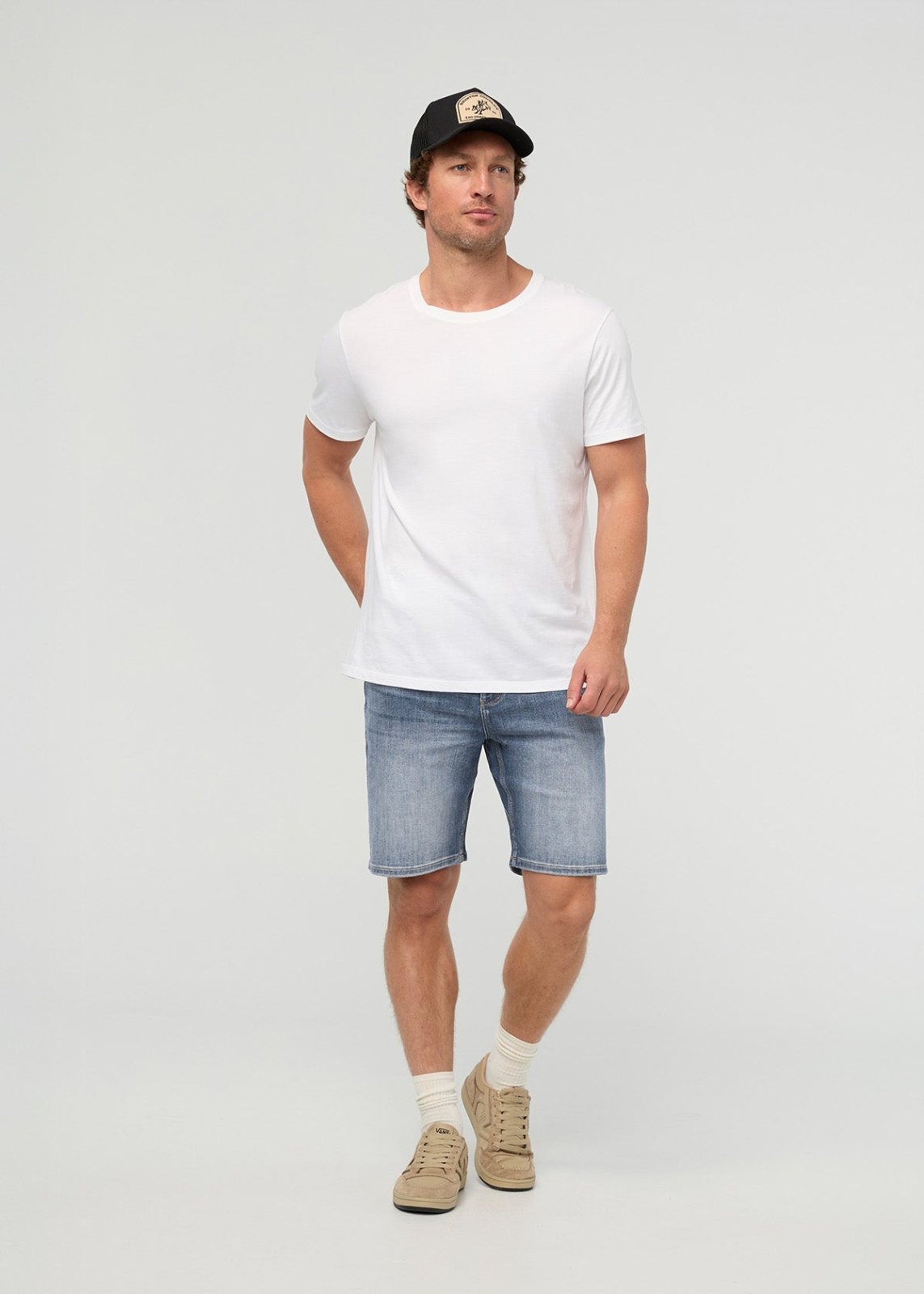 Men's Performance Denim+ Relaxed Short Vintage Indigo full body