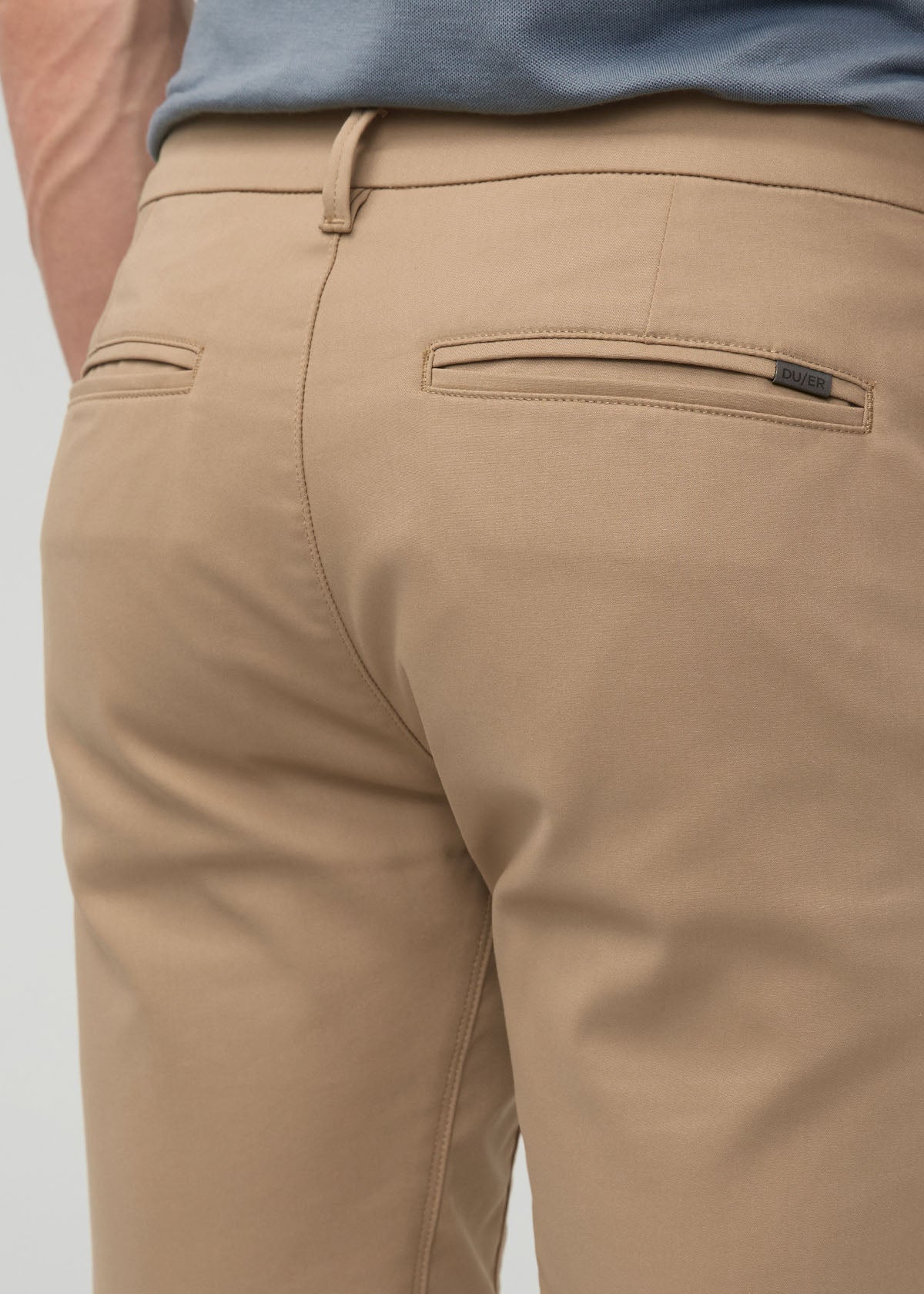 Men’s Desert Khaki Stretch Hybrid Golf Short back pocket