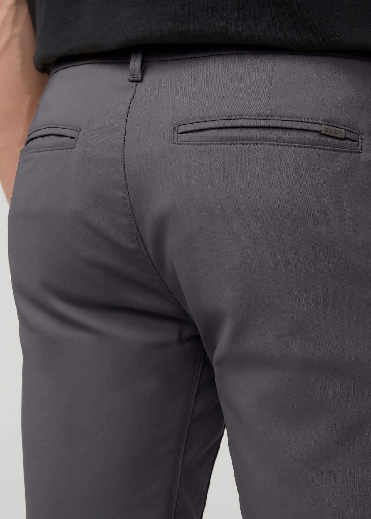 Men’s River Rock Stretch Hybrid Golf Short back pocket