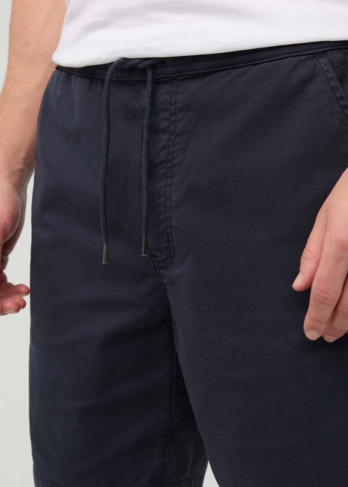 Men’s Navy Stretch Travel Shorts waistband detail
