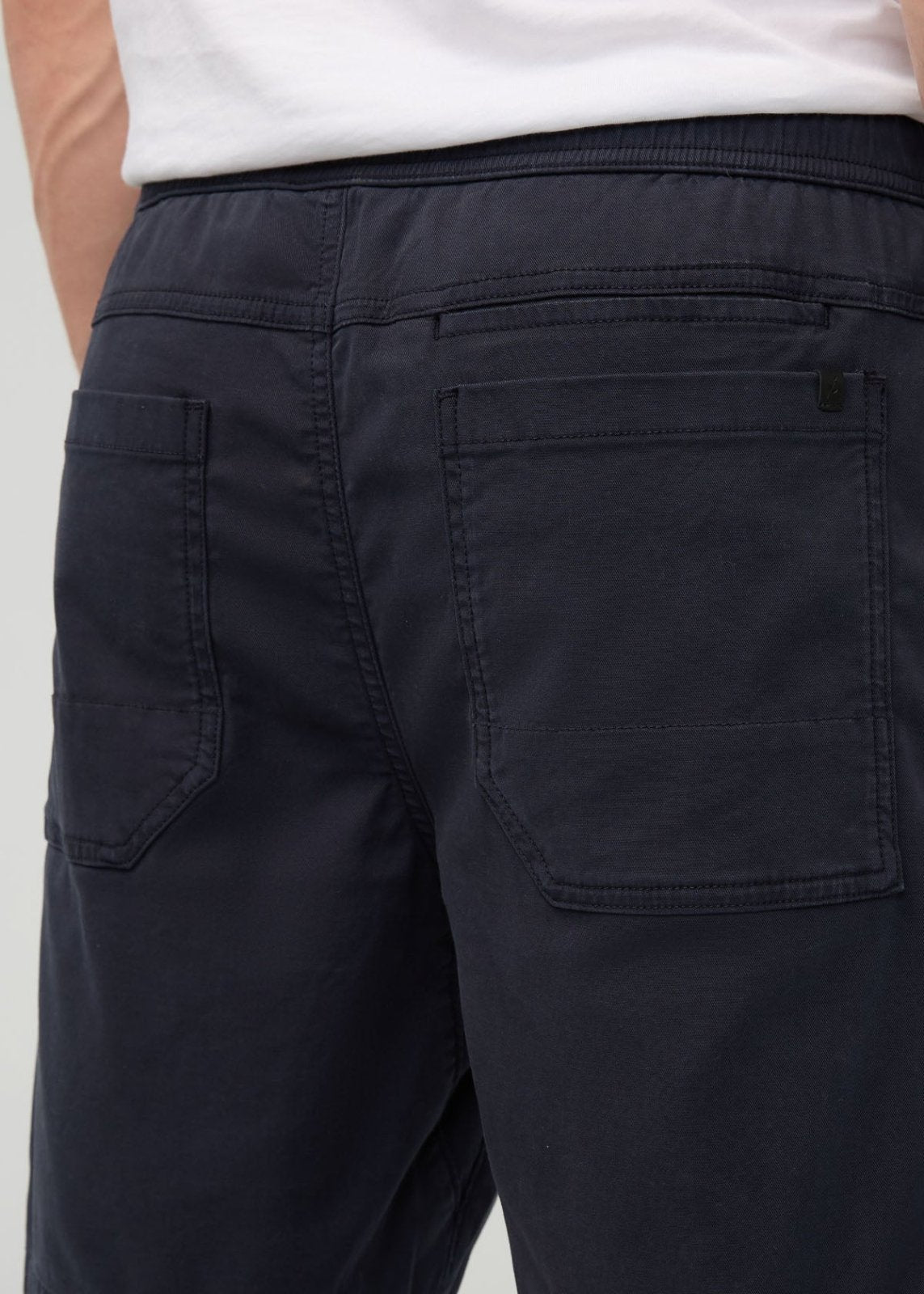 Men’s Navy Stretch Travel Shorts back pocket