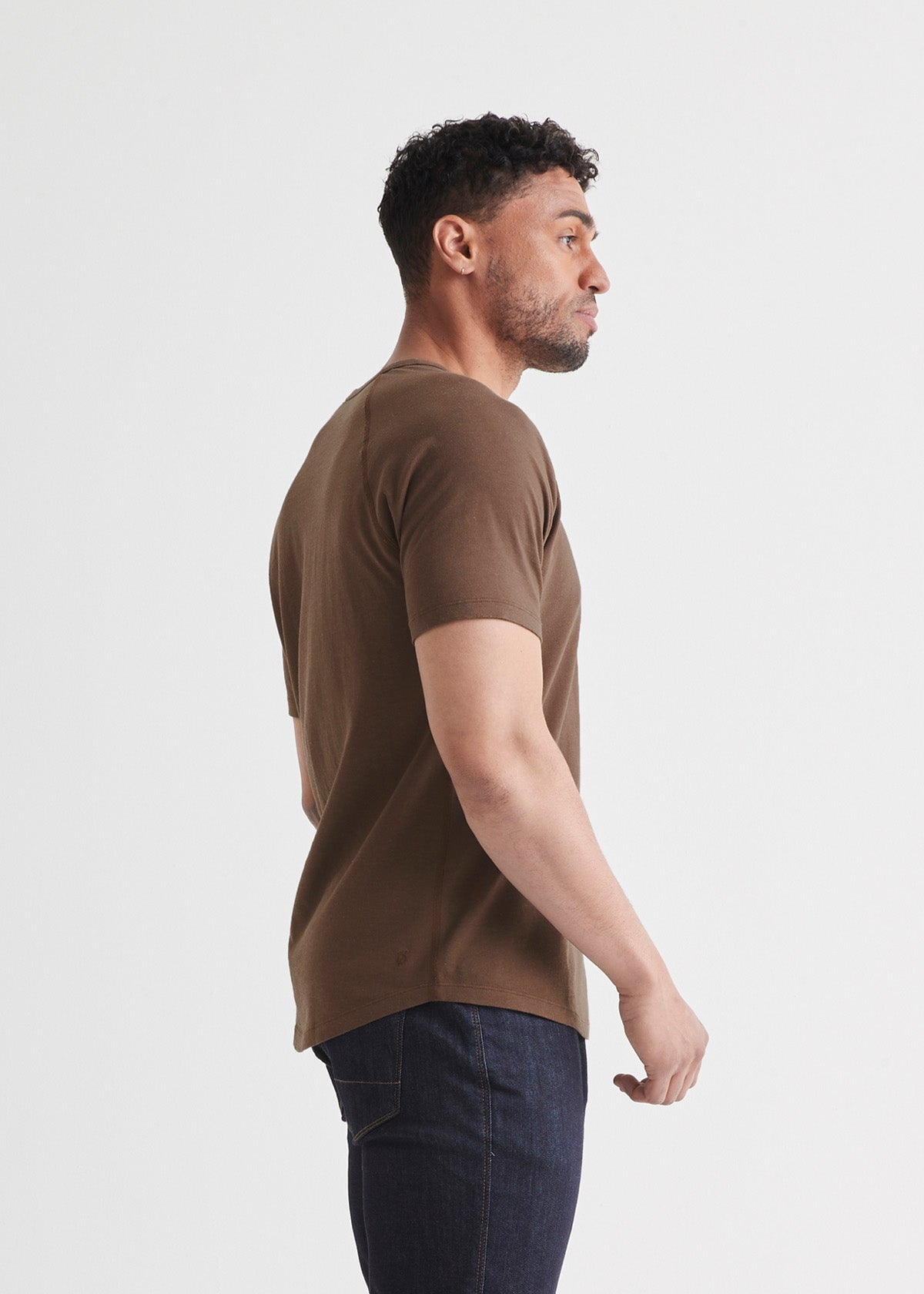 mens brown soft midweight t-shirt scoop hem detail