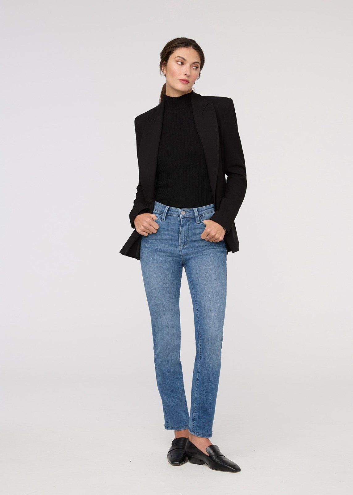 Essentials Dames Slim Straight Jean, New Dark Wash-24 UK Regular Essentials Dames Slim Straight Jean, New Dark Wash-24 UK Regular