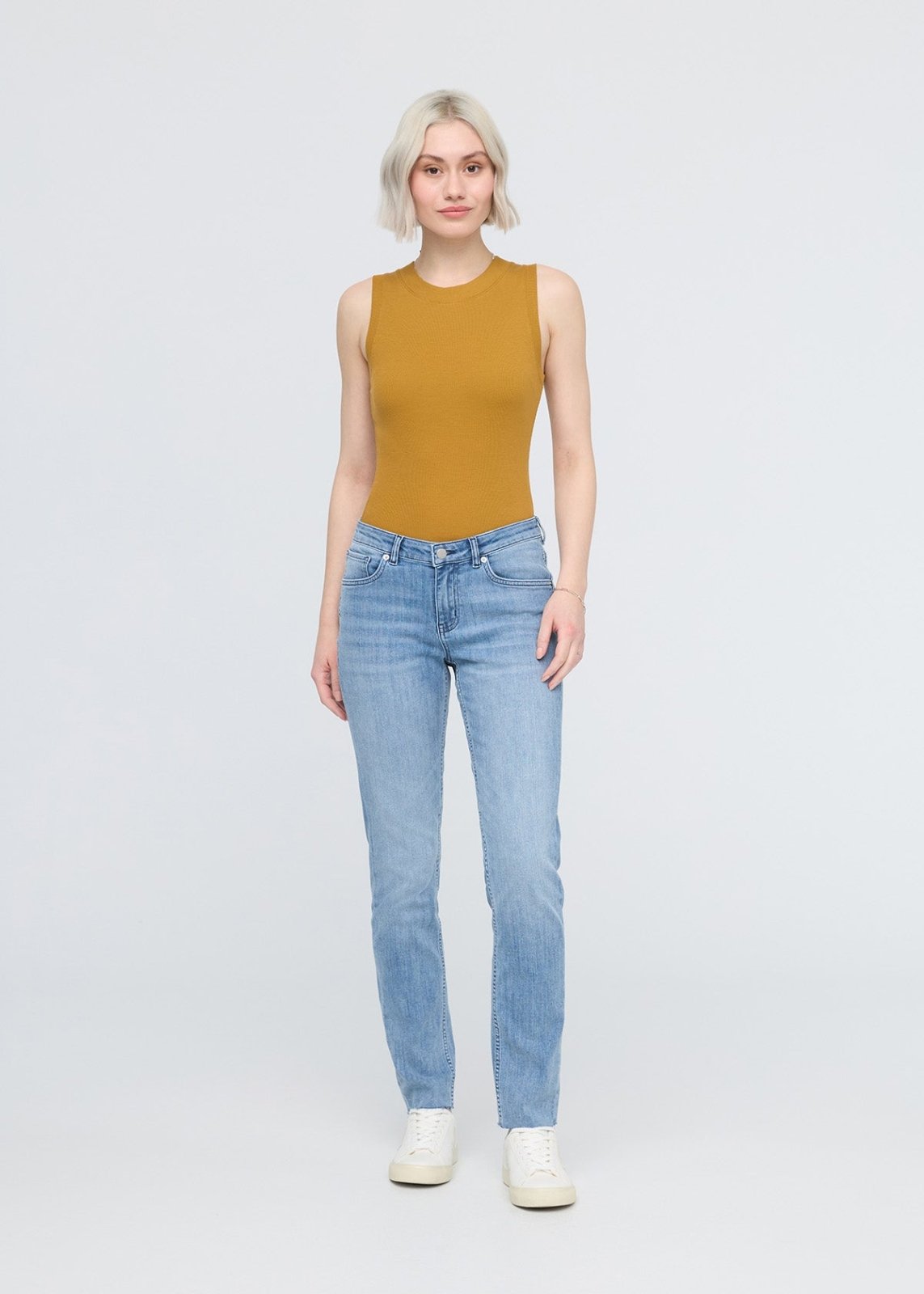 women's hazy blue relaxed fit stretch jean full body