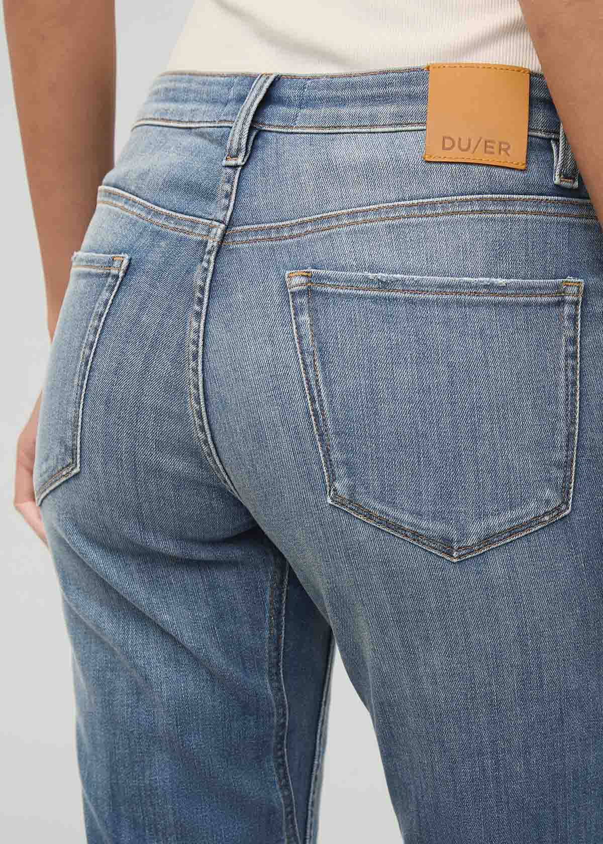 Women's relaxed taper Fit faded blue Stretch jeans back detail