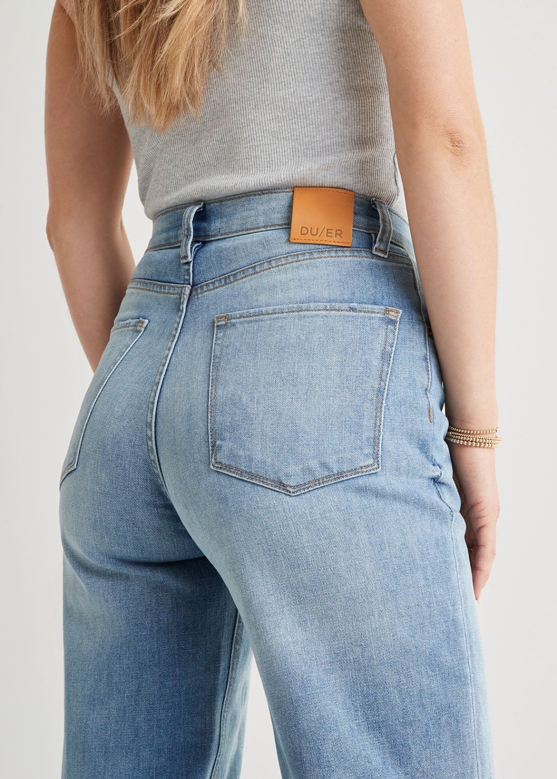 Women's Midweight Denim High Rise Arc Vintage Tint Jean Back Detail