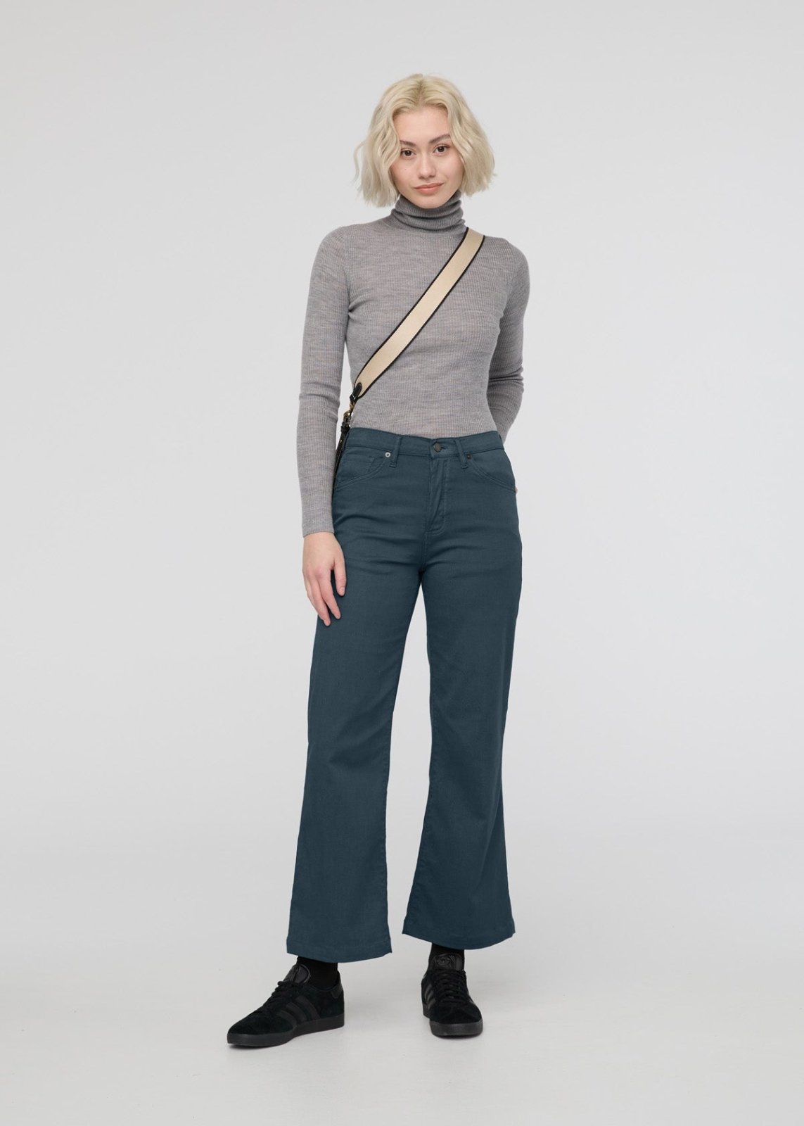 Women's High Rise Sail Wide Leg Pant Fulll Body