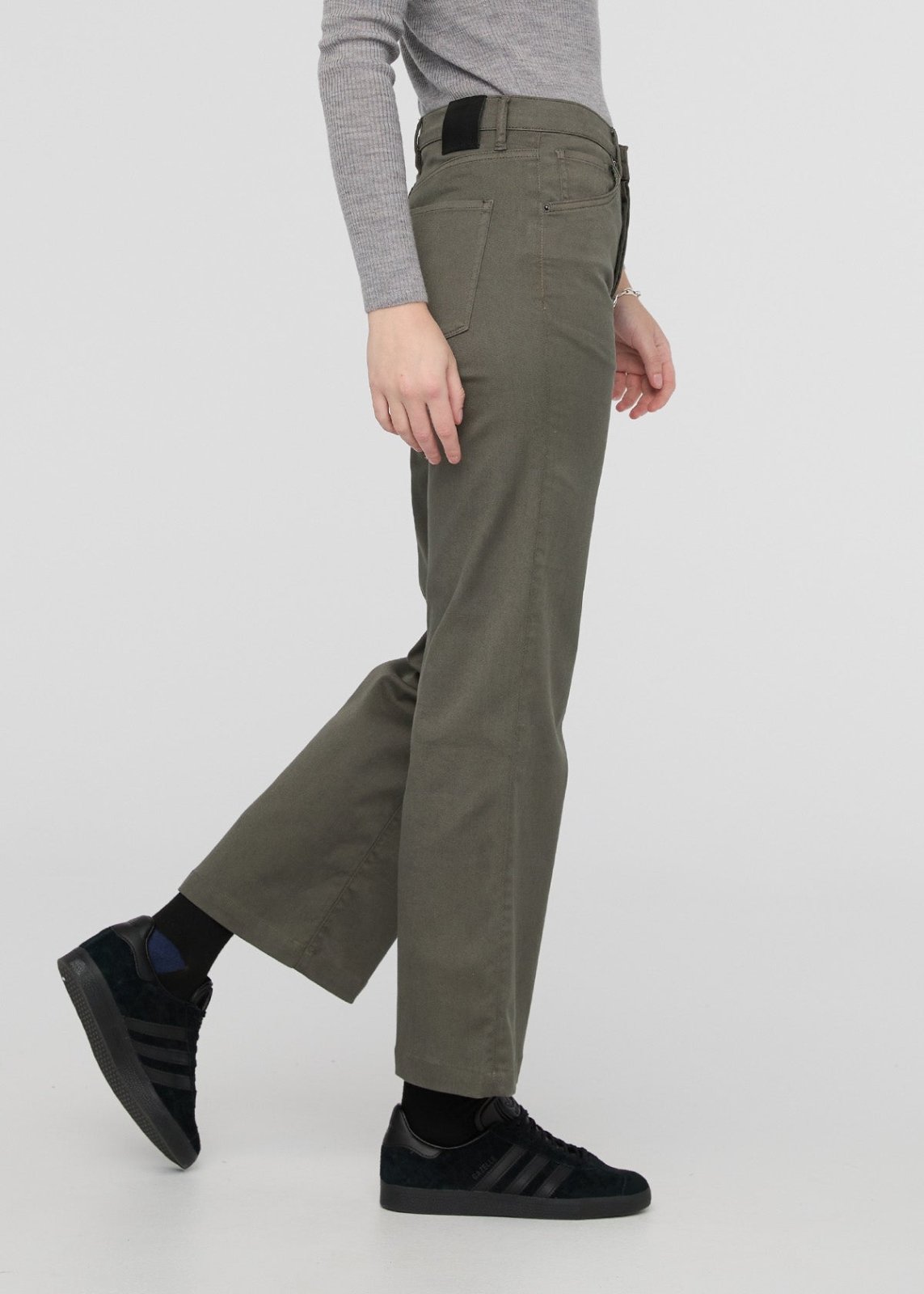 Women's High Rise Thyme Wide Leg Pant Side