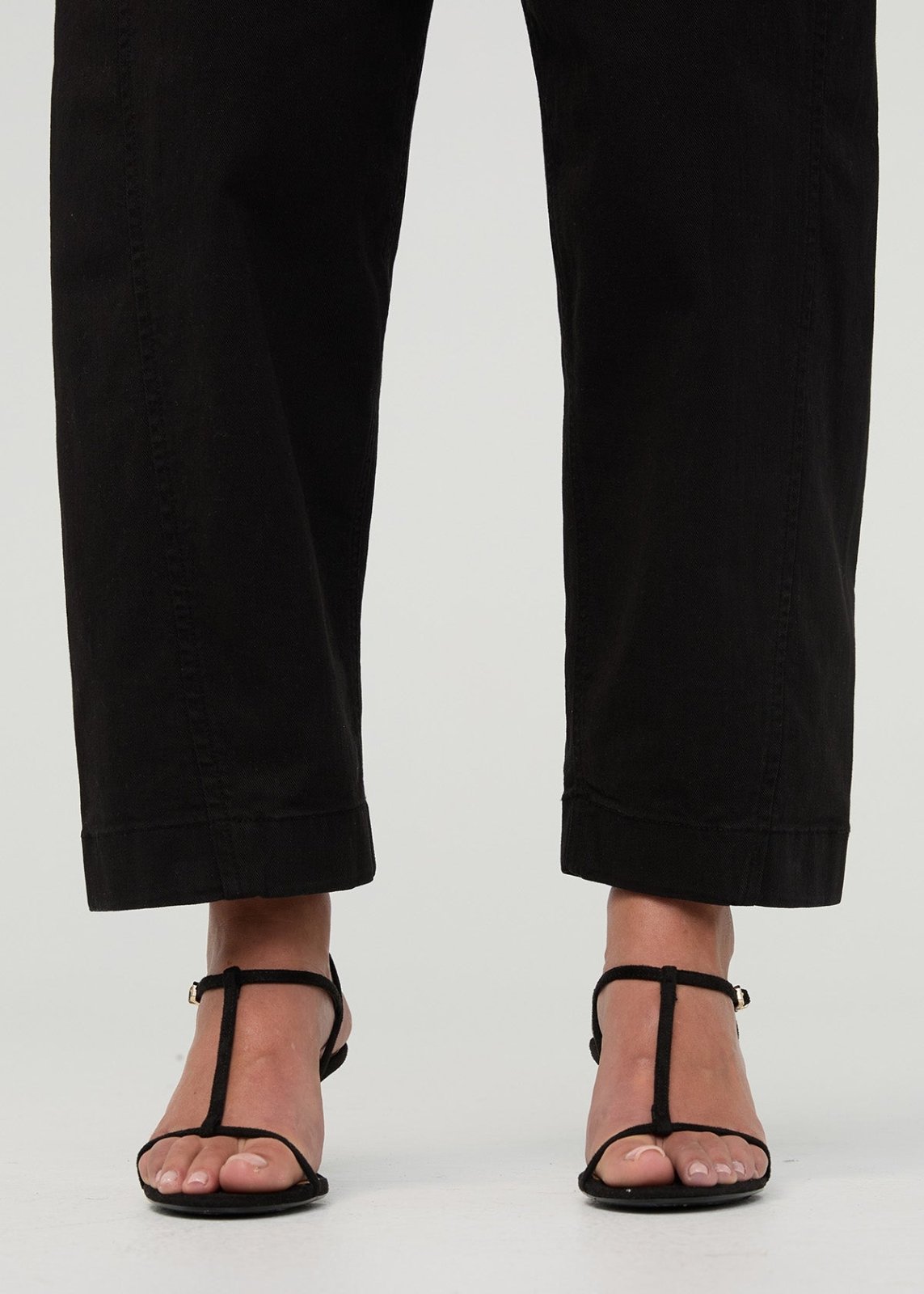 Women's Black Barrel Pull On Pant ankle