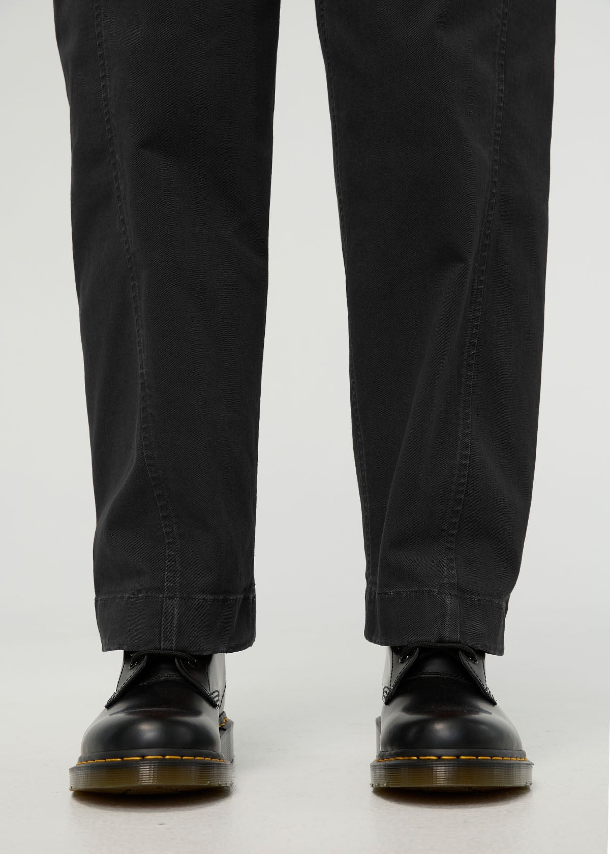 Women's Black Barrel Pull On Pant ankle