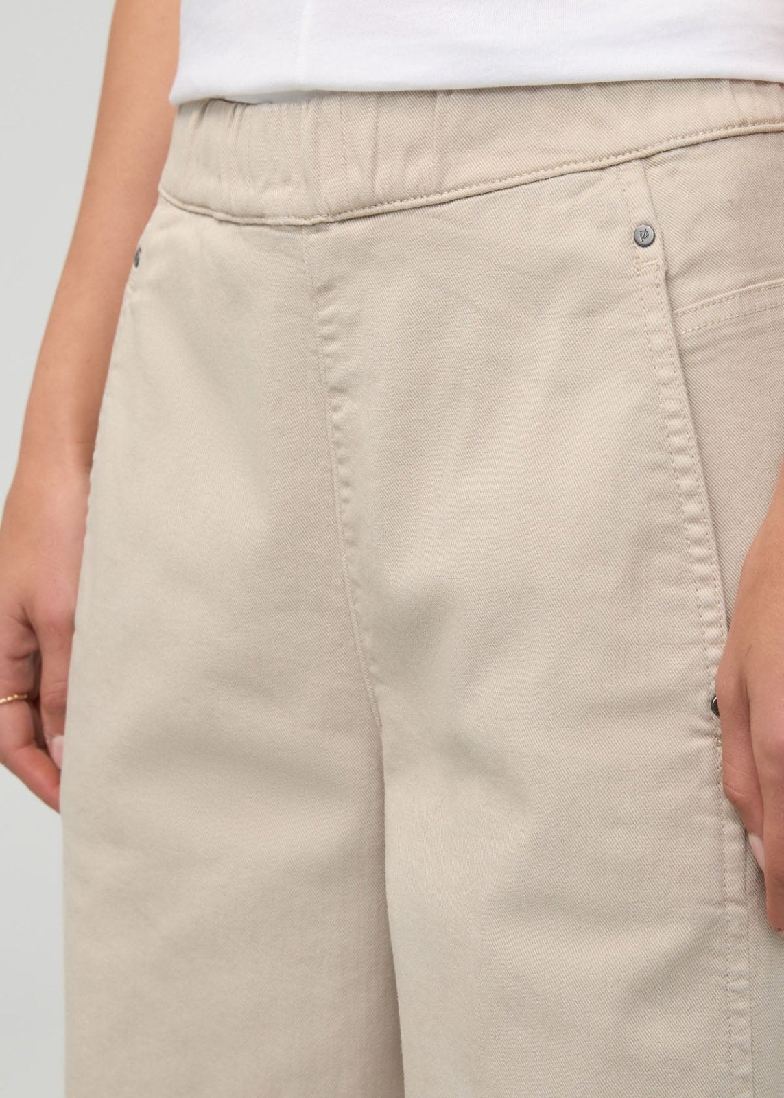 Women's Sandstone Barrel Pull On Pant front waistband detail