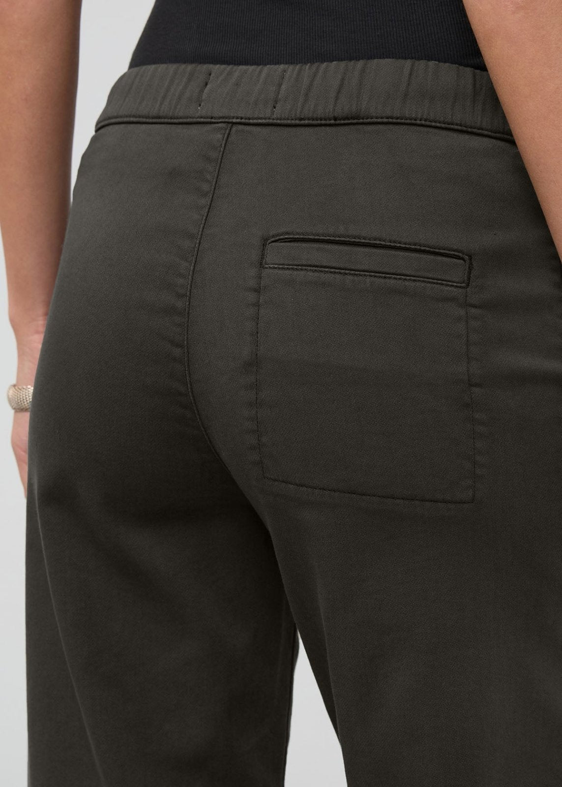 Women's Evergreen Wide Leg Sweatpants back detail