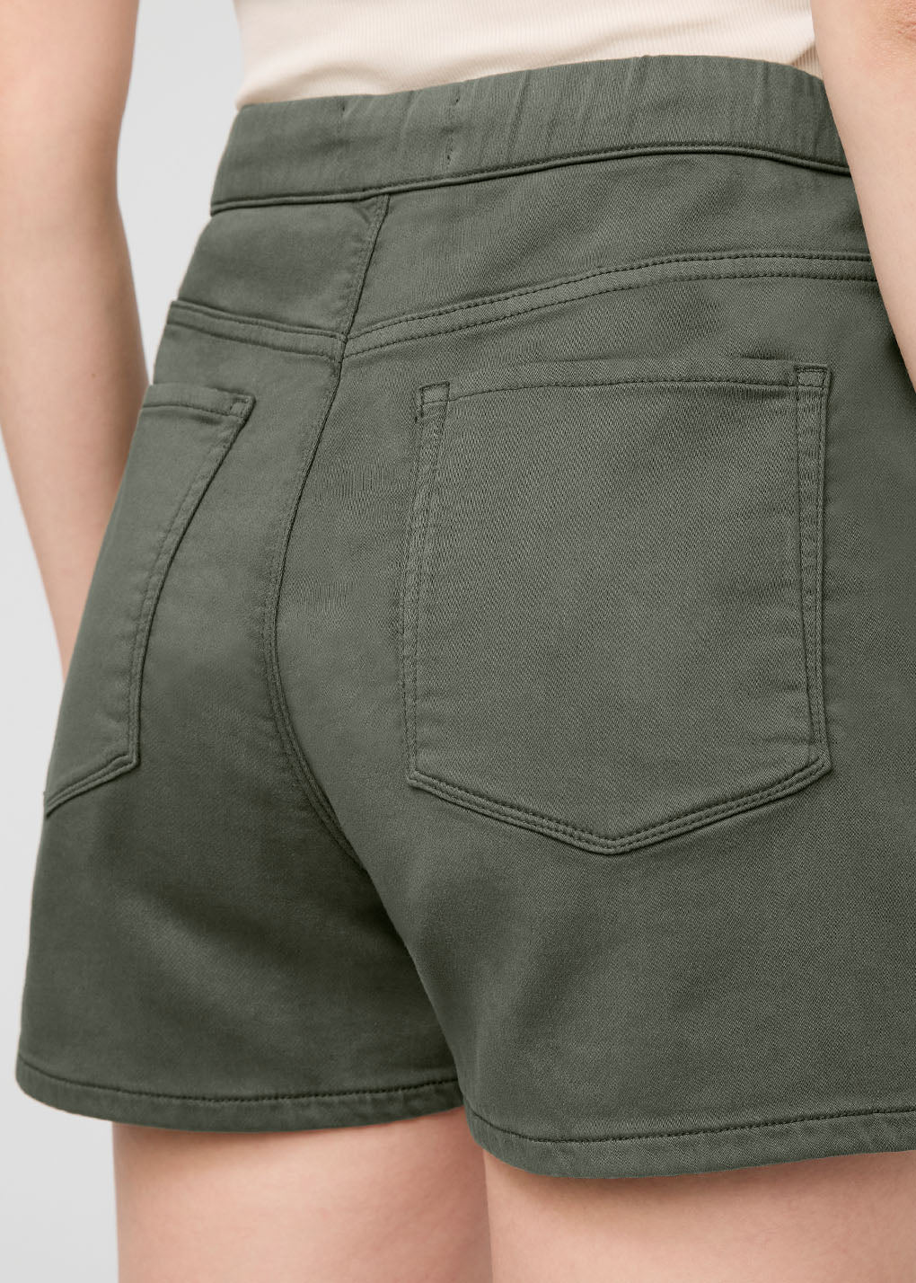 womens green pull on drawstring shorts back waistband