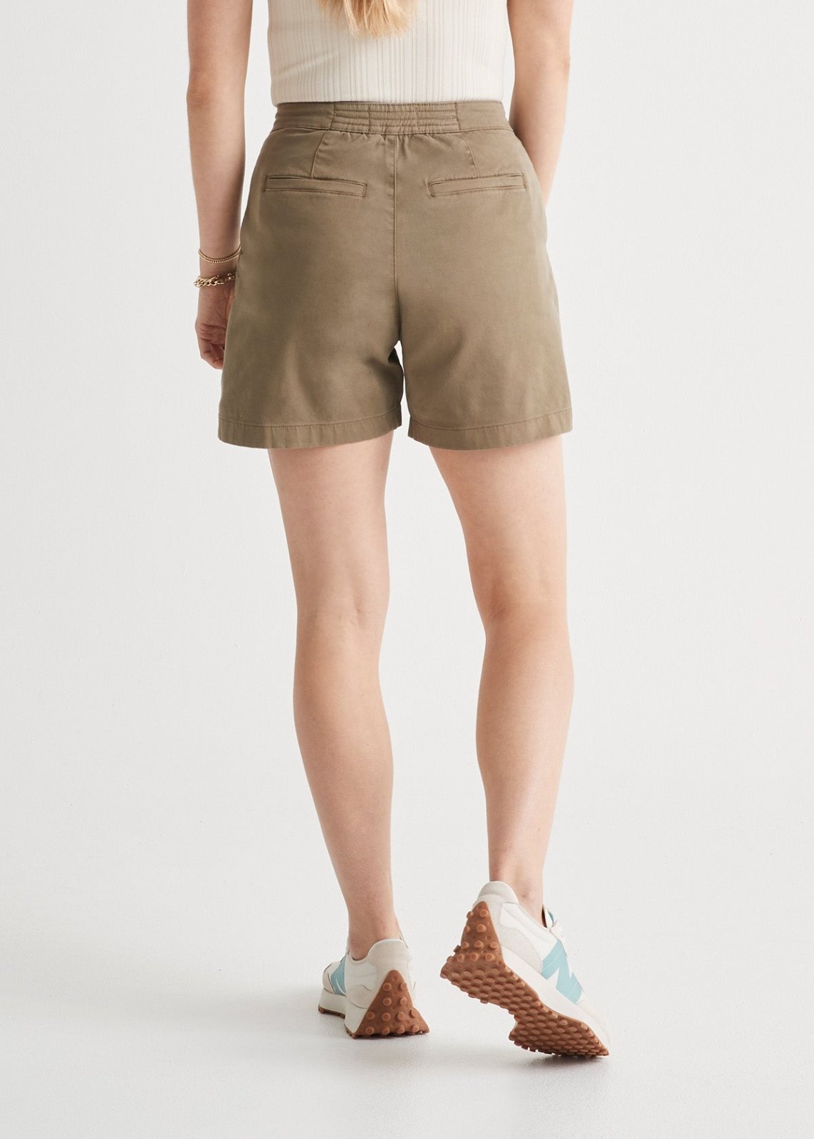 Women's Olive Live Free Pleated Short Back