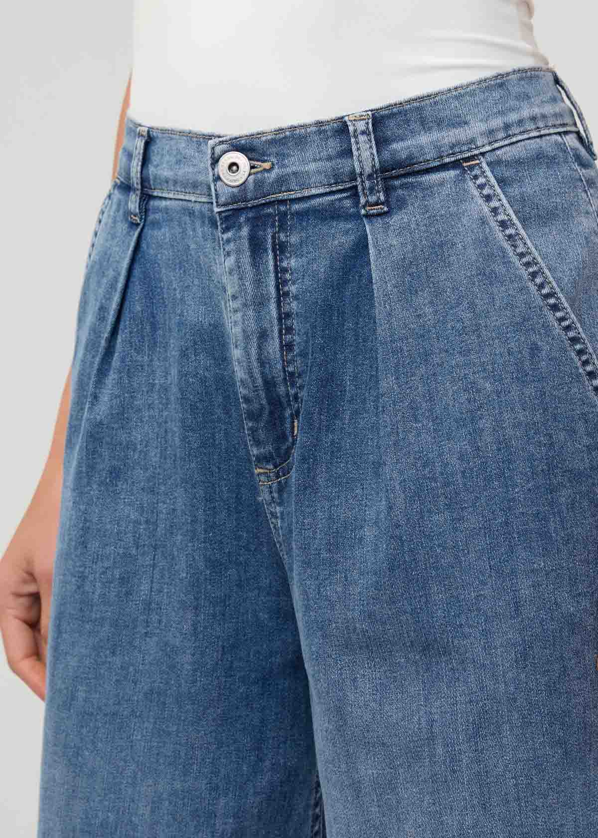Women's Slate Indigo Denim Lite Pleated Long Short Front Detail