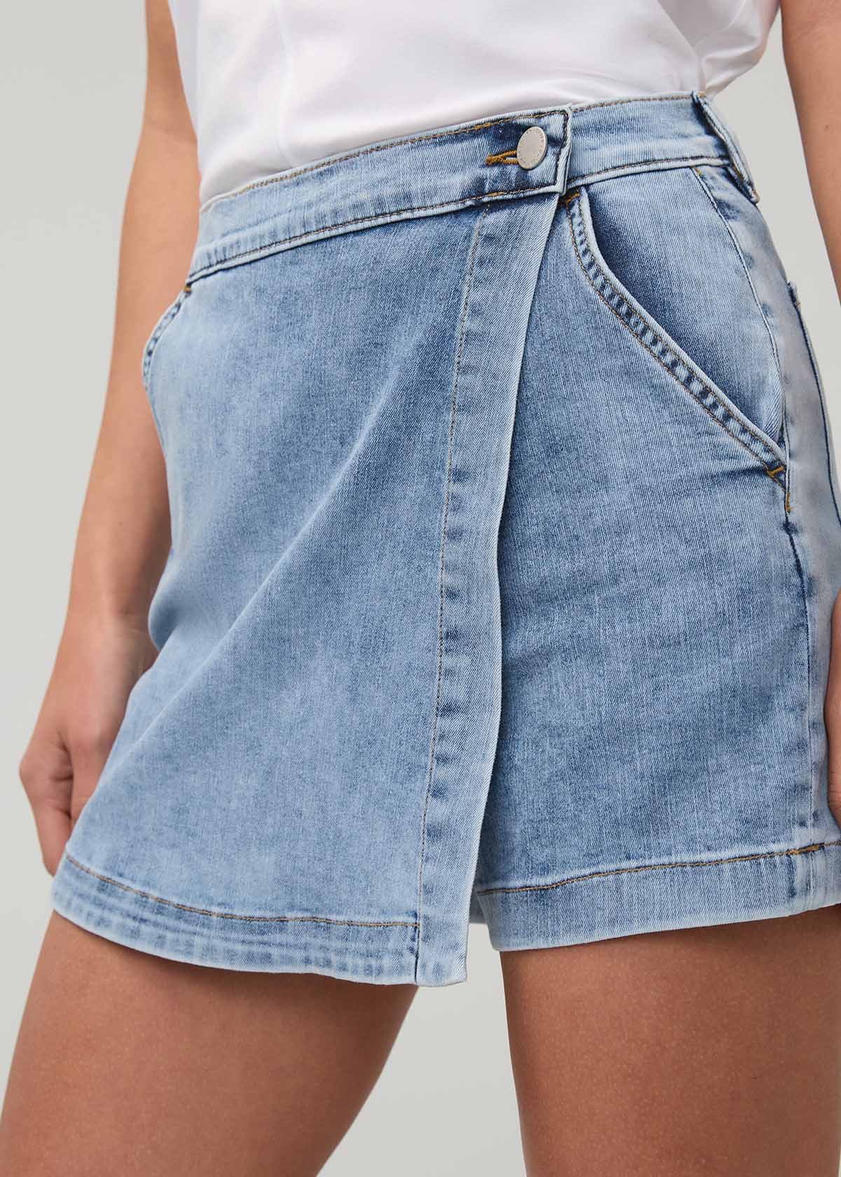 Women's Light Stone Denim Skort front waistband detail