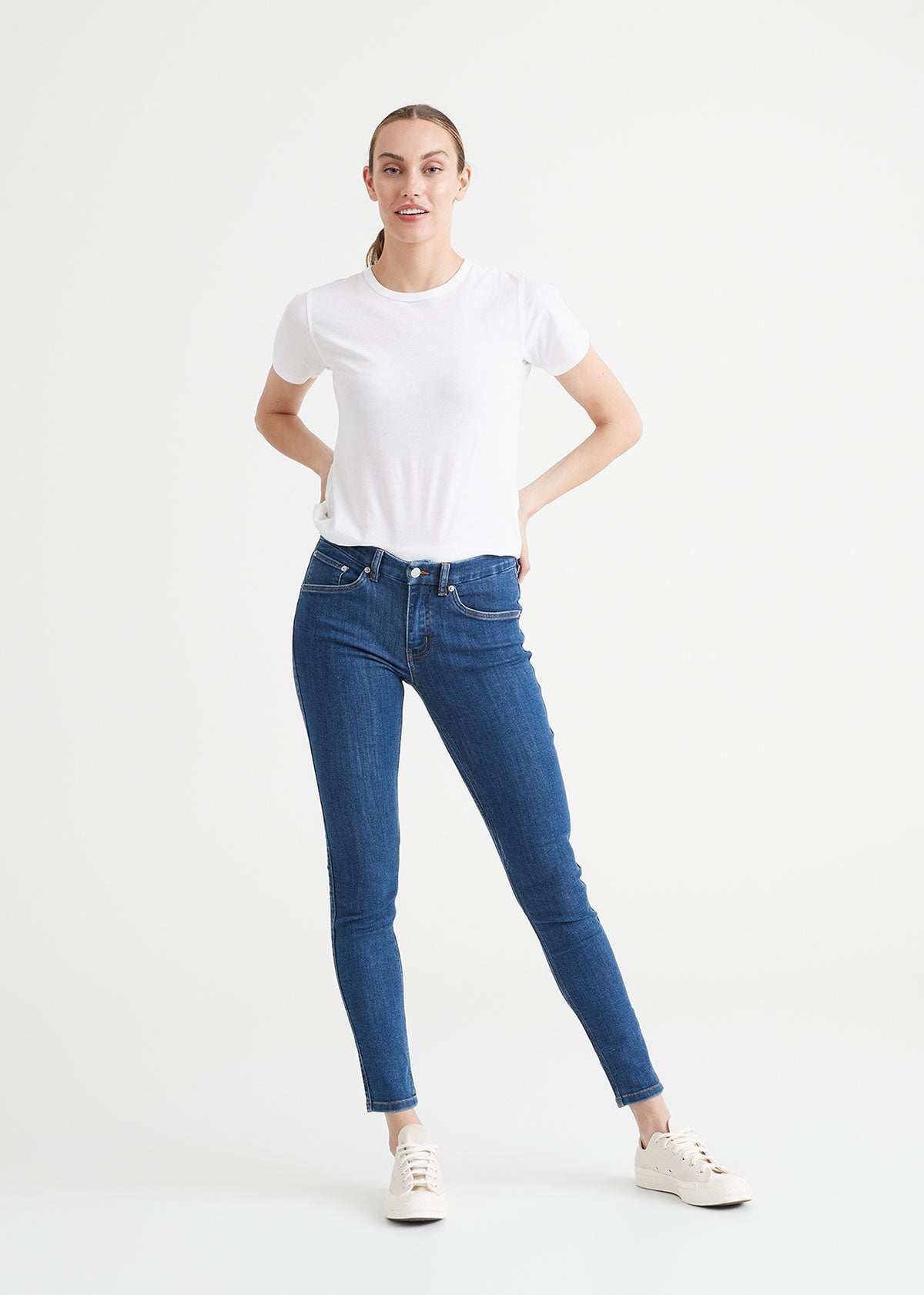 Women's Medium Blue Mid Rise Skinny Fit Stretch Jeans Full Body