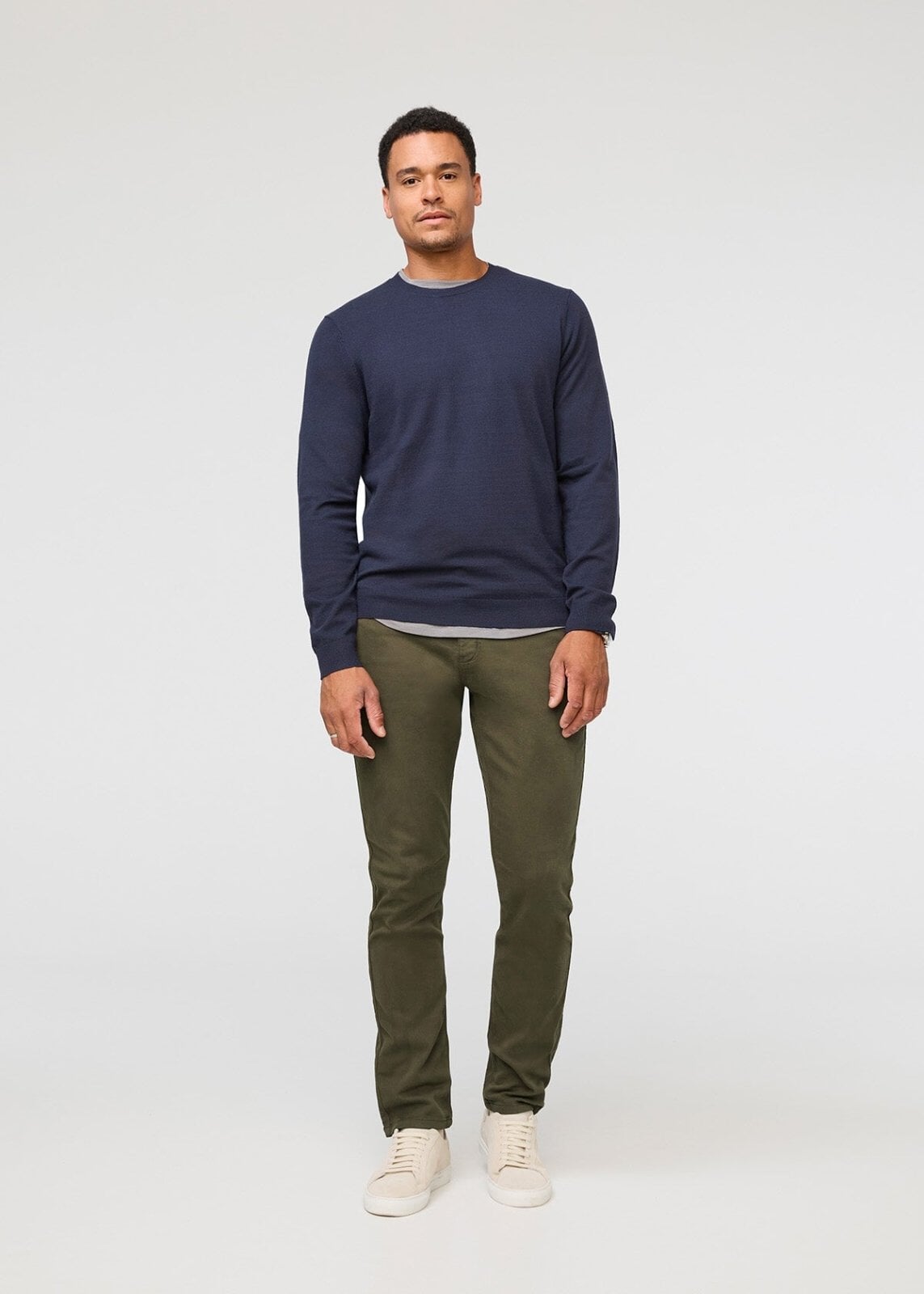 man wearing a army green Relaxed Fit Sweatpant full body