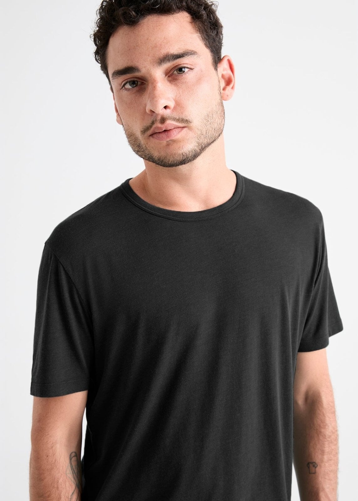 mens 100% Pima cotton black t-shirt front neckline