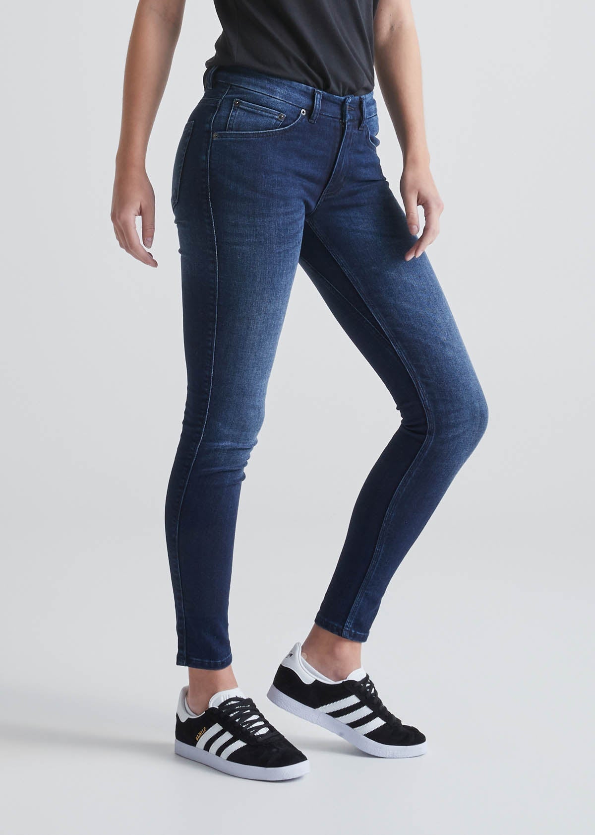Women's Dark Wash Skinny Fit Stretch Jeans